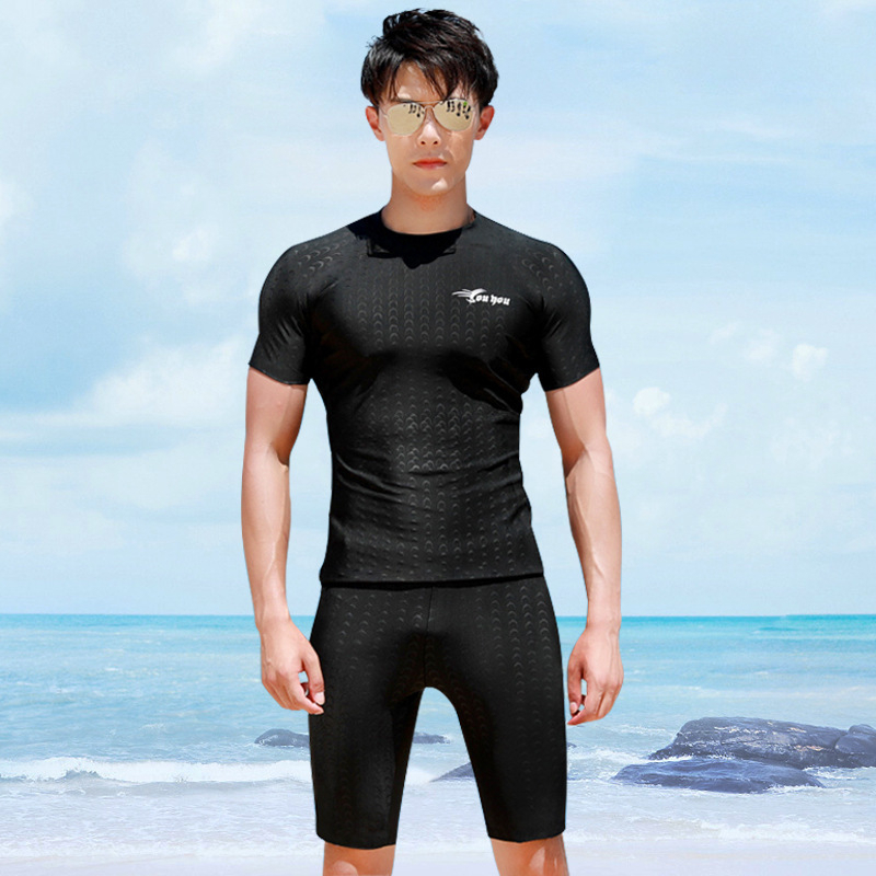 jqk ชุดว่ายน้ำชาย เสื้อแขนสั้น+กางเกงว่ายน้ำผู้ชาย (มี2สี ดำ/กรม) รุ่น 0705