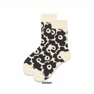 Black Floral ankle socks | ถุงเท้าลายดอกไม้สไตล์ญี่ปุ่น พร้อมส่ง