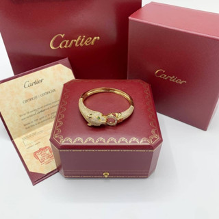 CARTIER DIAMOND ONYX PANTHERE CUFF BRACELET GOLD เครื่องประดับ กำไลข้อมือวง แบรนด์คาร์เทียร์ รูปหัวเสือ