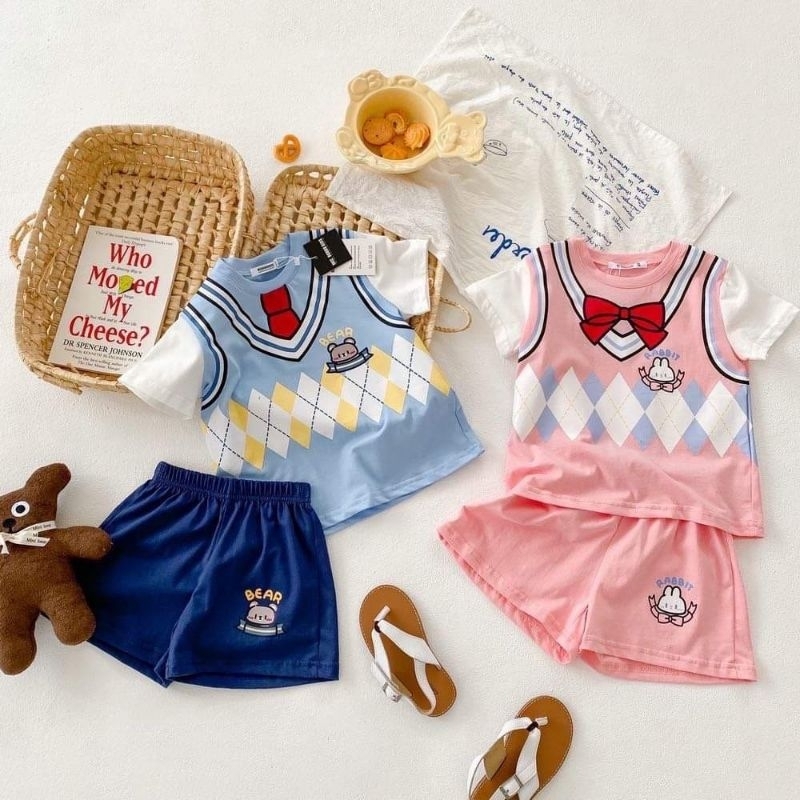 ชุดเซ็ทแฟชั่นเด็กสีฟ้า/สีชมพูสำหรับลูกชายและลูกส่าว พร้อมส่งทันทีค่ะ