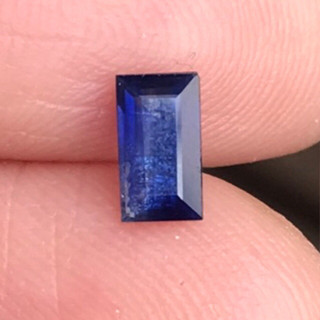 0.67ct 6.6x3.7mm พลอยไพลินออสเตรเลีย เผาเก่าทรงBaguette Blue Sapphire Australia, Heated