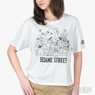 DOSH WOMENS CROPPED TOPS SESAME STREET เสื้อยืดทรงครอปหลวม ผู้หญิง FSEWT1000-OW