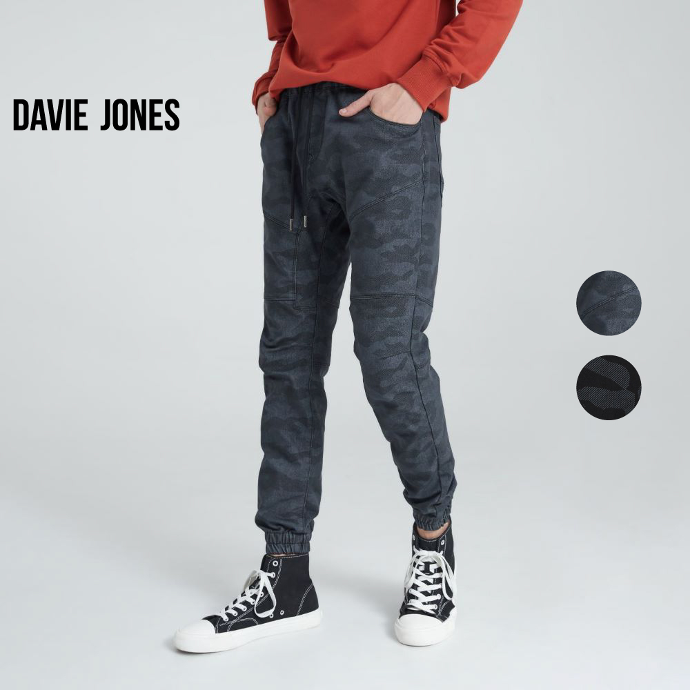 DAVIE JONES กางเกงจ็อกเกอร์ ลายพราง เอวยางยืด Elastic Waist Camo Joggers GP0021 สีดำ​