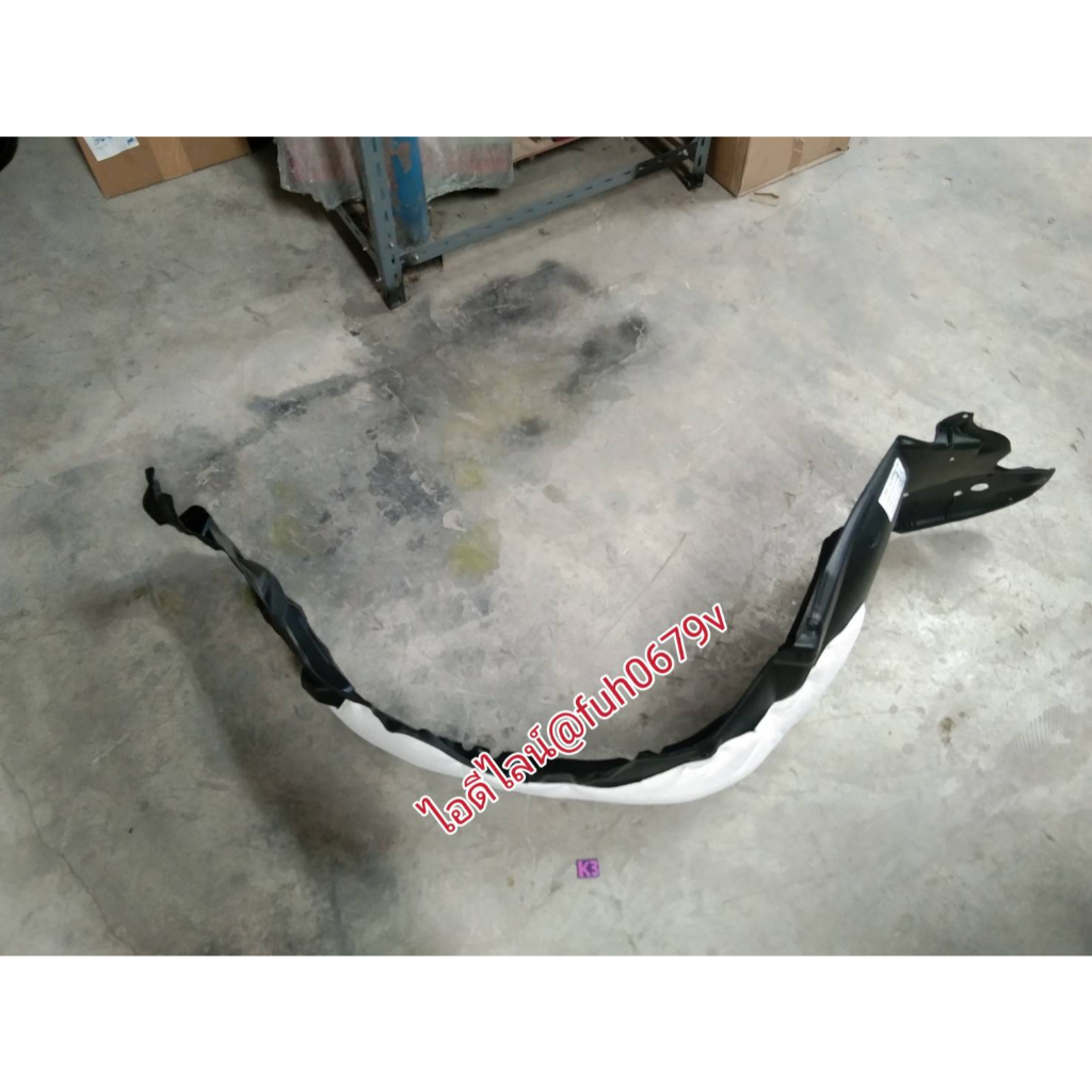 พลาสติกซุ้มล้อ prius ปี 2012