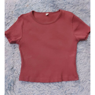 เสื้อยืดยูนิโคล่แท้100%จากshopแท้100%สภาพใหม่มาก