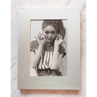 อัลบั้ม Chungha - Hands On Me Album พร้อมส่ง แกะแล้ว ไม่มีการ์ด ไม่มีโปสเตอร์ Kpop CD หายาก