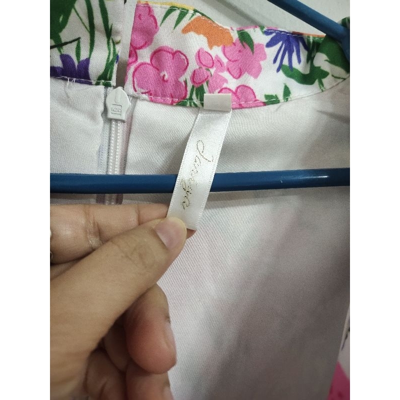 เดรสไซส์Mงานป้ายjariya