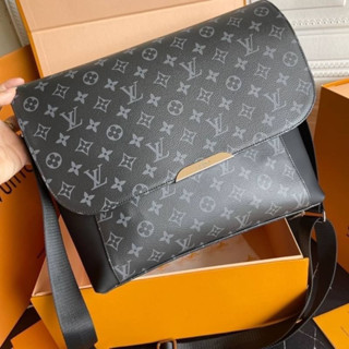 กระเป๋า Louis Vuitton  งานออริ สวยมาก* size 32cm.   boxset