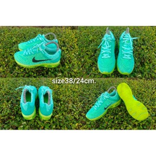 รองเท้าผ้าใบมือสอง nike