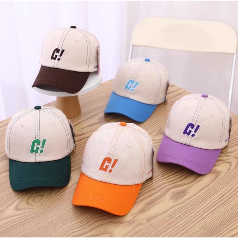 [พร้อมส่ง] หมวกเด็ก 2ปี-8ปี รอบหัว:52-54 cm. หมวกแก๊ป (Cap) สีทูโทนปักฟอนต์อักษร (G!)