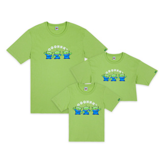 Disney Toy Story Green Man Family Men Women Glow In The Dark Crop &amp; Kids T-Shirt -เสื้อยืดครอบครัวดิสนีย์ ทอย สตอรี่ เอเลี่ยน พิมพ์เทคนิคเรืองแสงในที่มืด ผู้ชาย ครอปผู้หญิงและเด็ก สินค้าลิขสิทธ์แท้100% characters studio