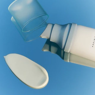 SKIN1004 Madagascar Centella Hyalu-Cica Water-Fit Sun Serum SPF50+