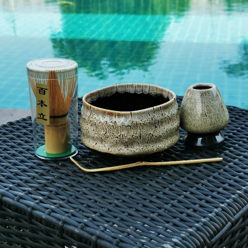 SEIKO​ พร้อมส่ง​ อุปกรณ์ชงชามัทฉะ​เซต4ชิ้น ถ้วยมัทฉะน้ำตาล2โทน (Chawan) แปรงชงชา​ ช้อนตักชา​ แท่นวางแปรง​