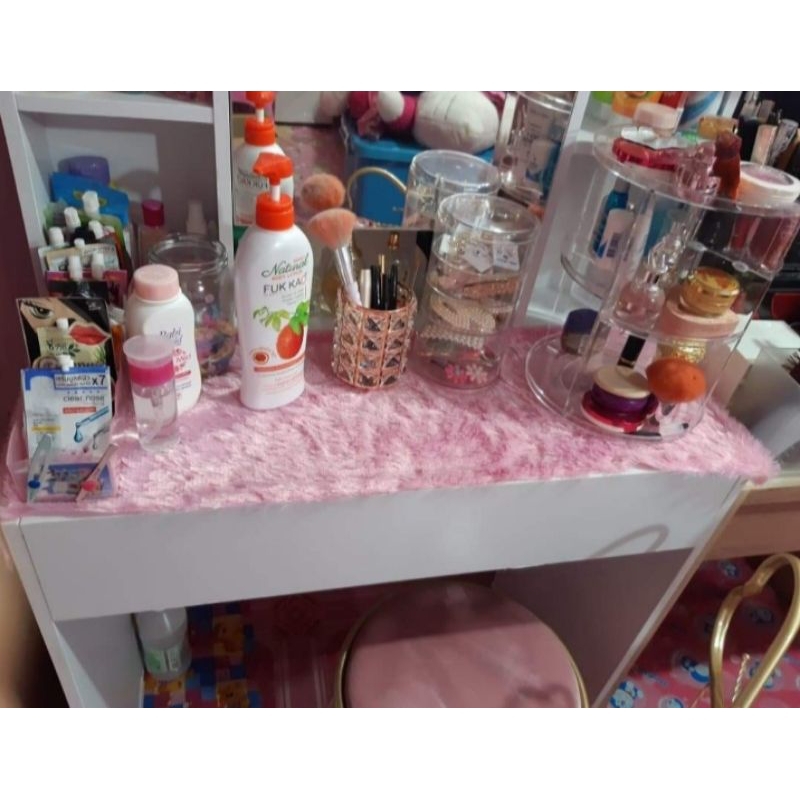 เบาะรองนั่งและผ้าขนฟู (โต๊ะเครื่องแป้ง) - รูปที่ 2