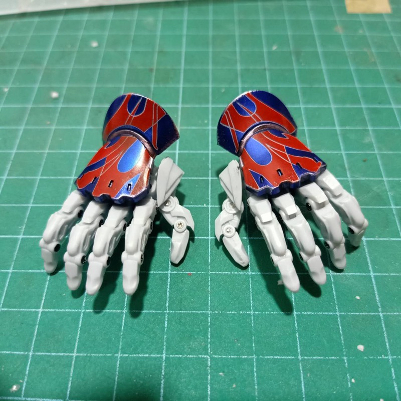 มือคัสต้อม EMP สำหรับใส่ DLX Optimus Threezero