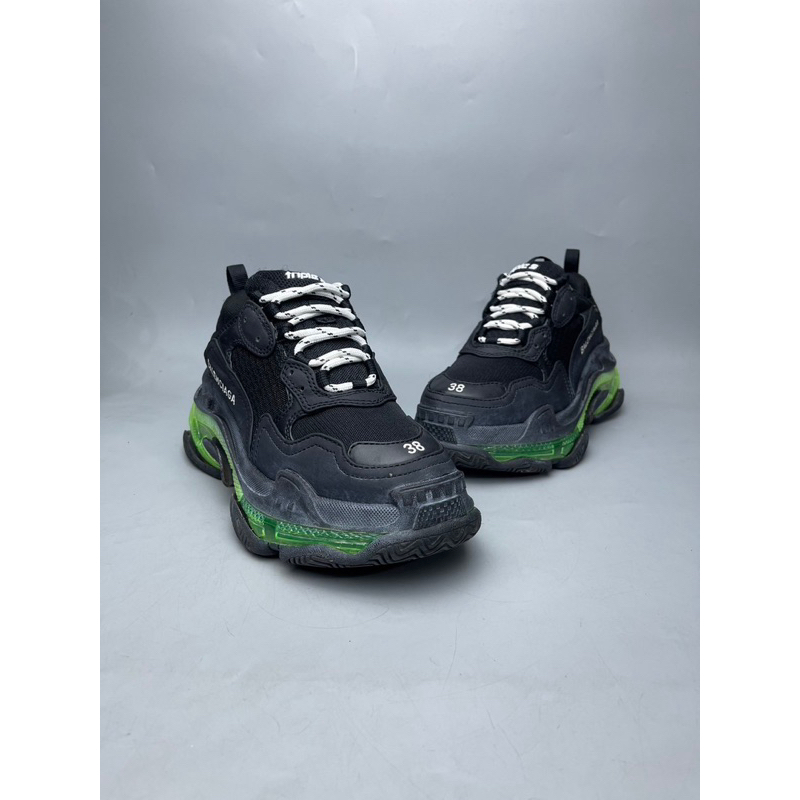 รองเท้าbalenciaga triple s  clearsole มือ2 แท้100%