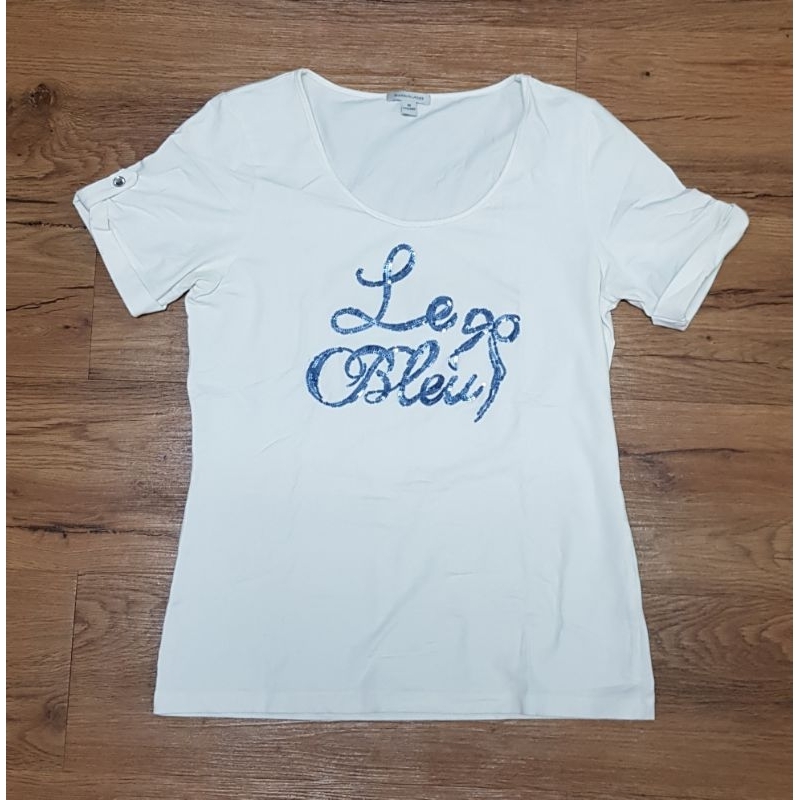 เสื้อยืด T-Shirt ผู้หญิง ยี่ห้อ Bossini ลาย Le Bleu ปักระยิบระยับ ของแท้ ไซส์ M สีขาว คอกลม มือสอง