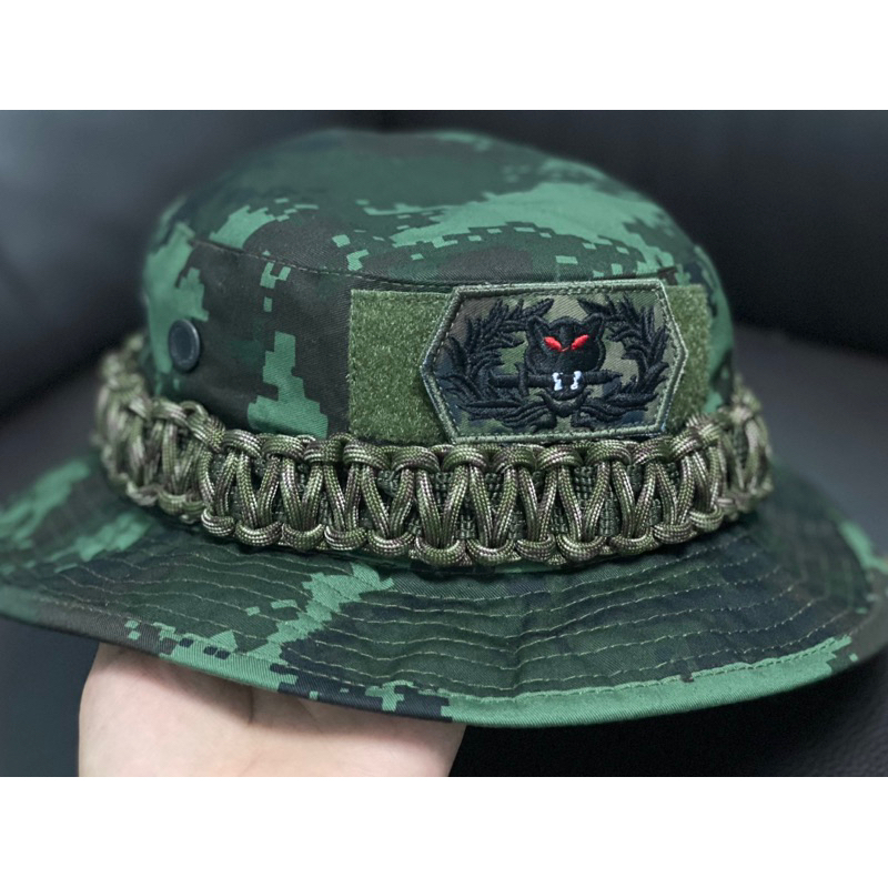 หมวกปีก ติดตีนตุ๊กแกสีดำ ลายพรางทหารบก ถักเชือกพาราคอร์ด เขียวลายพร้อมอาร์มครูฝึกติดตีนตุ๊กแกหน้า หมวกสวย หมวกเดินป่า - รูปที่ 3
