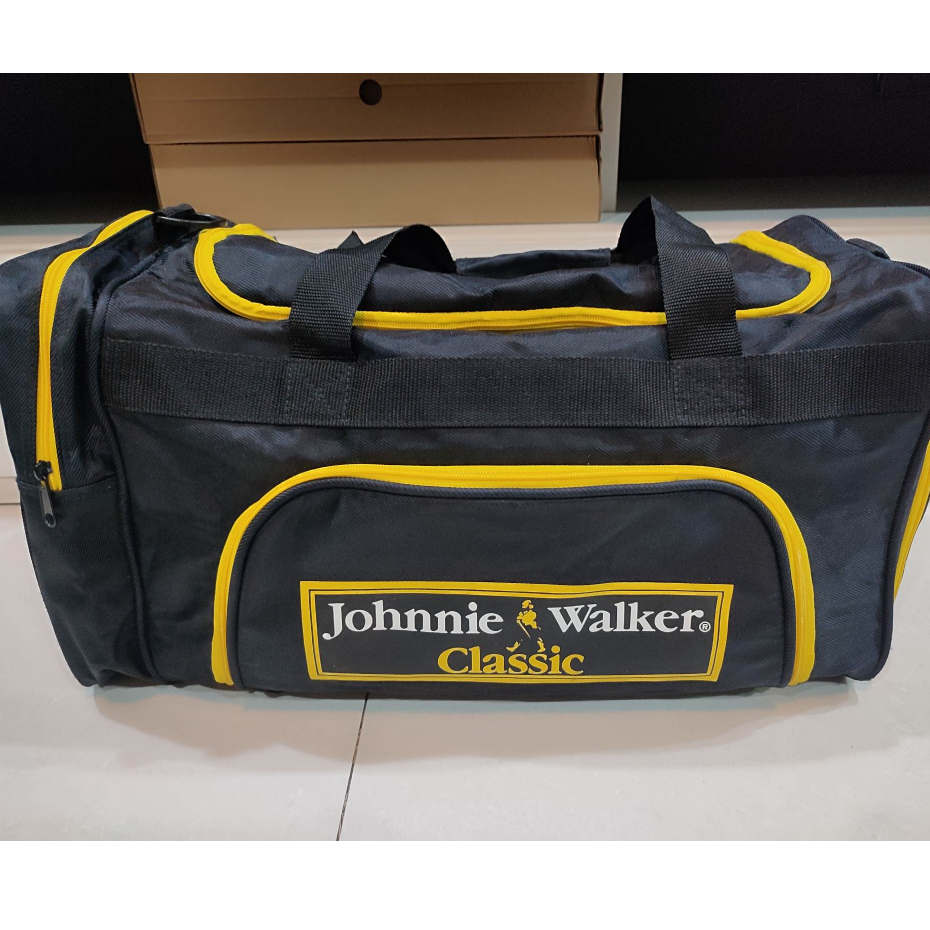 กระเป๋าเดินทาง Johnnie walker ทรงสวย ใบใหญ่ใส่ของได้เยอะ ทรงเหลี่ยม กระเป๋า สะพาย