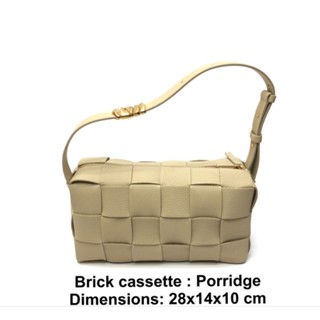 BOTTEGA Brick Cassette ของแท้ 100% [ส่งฟรี]