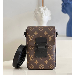 กระเป๋า Louis Vuitton S-Lock Vertical (Ori) เทพ size 12x19x7 cm.