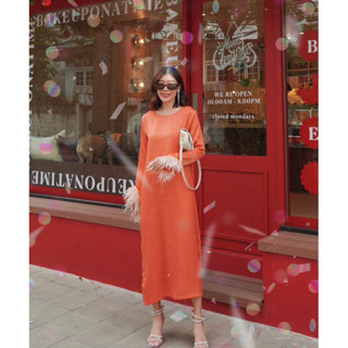 newlooksbkk 1400 Feather cuffs maxi dress เดรสคอกลมแขนยาว ปลายแขนใส่ขนนก