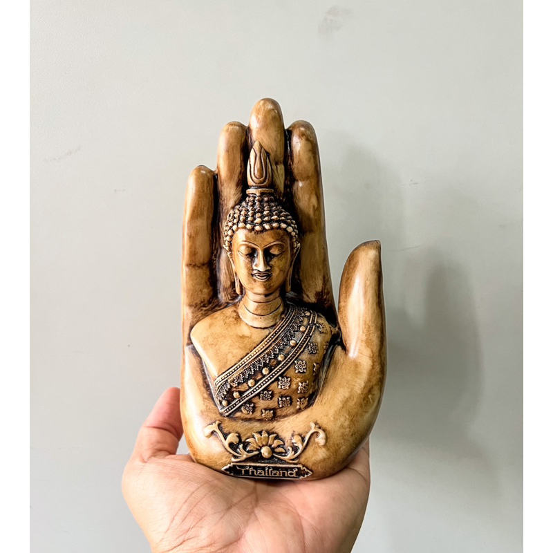 Hand Buddha Statue. Buddha. พระพุทธรูป. รูปปั้นพระในฝ่ามือ สีน้ำตาลธรรมชาติ (Natural Colors) Thai Souvenir.