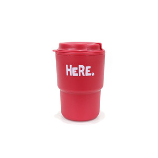 Plastic Cup แก้วน้ำพลาสติก มีฝาปิด ลายHERE. JP Quality 320ml 8x9x13 cm สีแดง 1590 RED