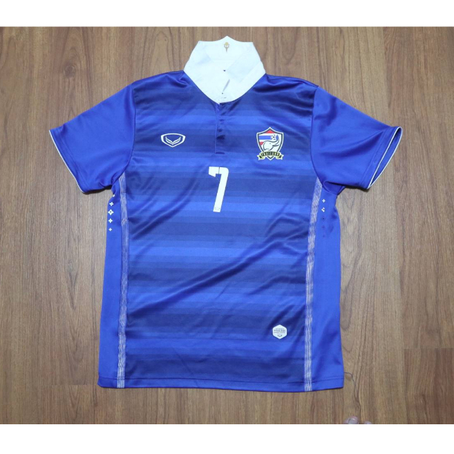 เสื้อ ทีมชาติไทย ปี 2014-2015 ชุดแชมป์ AFF Suzuki Cup 2014