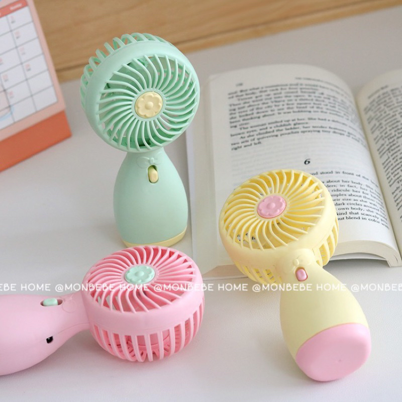 พัดลมพกพา พัดลมตั้งโต๊ะ mini 3สี USB Fan ขนาดเล็ก พร้อมส่ง