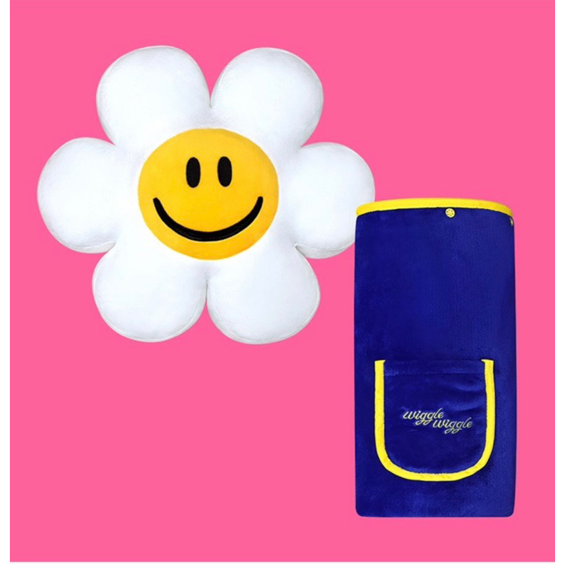 (พร้อมส่ง) Wiggle Wiggle Cushion Blanket หมอนผ้าห่ม