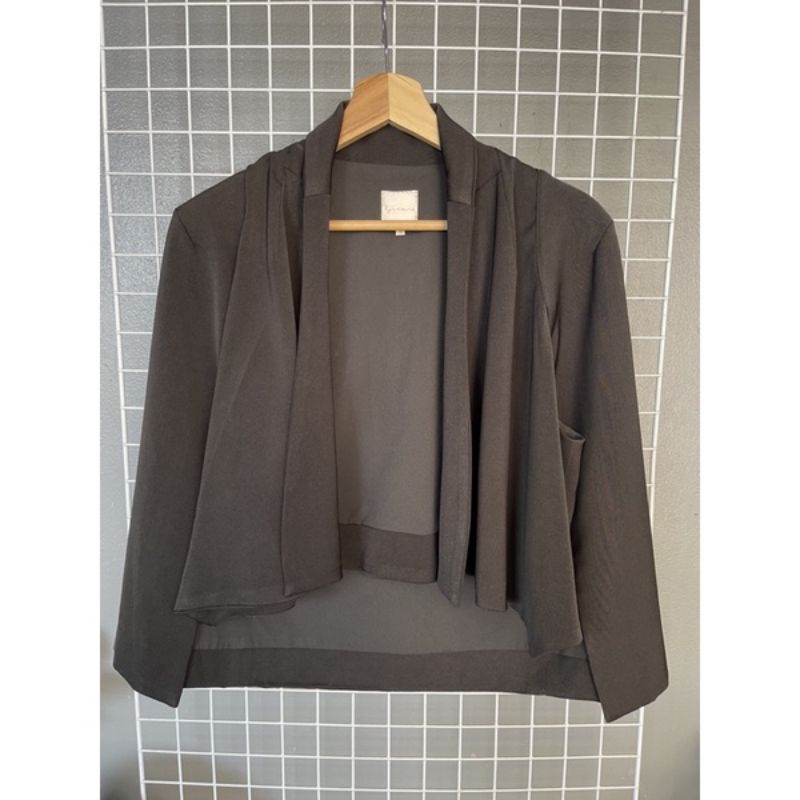 Lynaroundเสื้อคลุม.M