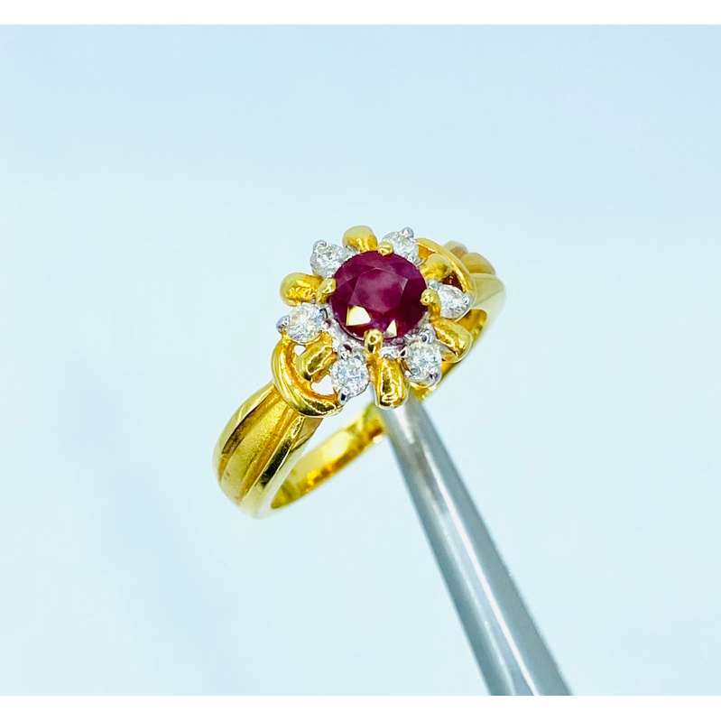 แหวนทอง💫size 51; แหวนทองพลอยแดง ทับทิมพม่า เพชรแท้ ดอกไม้ A19165