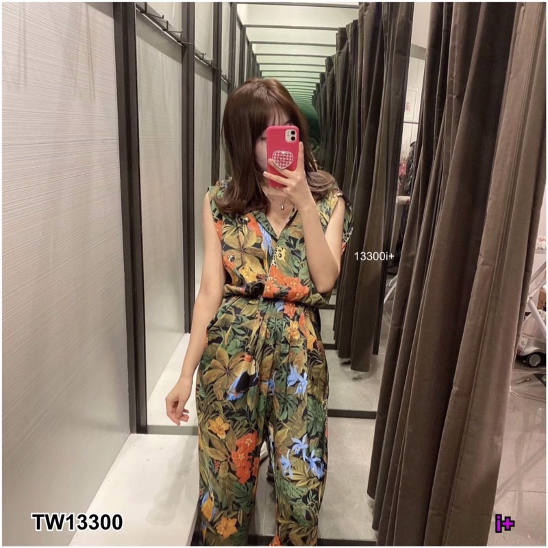 TW13300 Jumpsuit จั้มสูทแขนกุดขายาว คอวี ผ้าไหมอิตาลี่ลายใบไม้