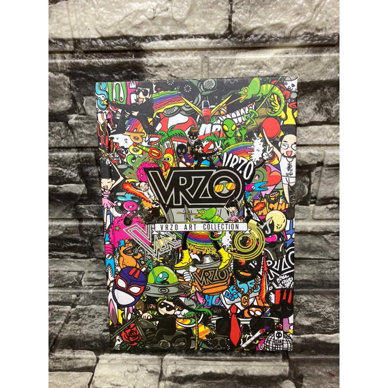 Vrzo art collecion Art Book ที่รวมผลงานกราฟฟิกจาก Vrzo (หนังสือมือสอง)&gt;99books