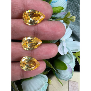 (เพชร CZ) คิวบิกเซอร์โคเนีย เพชรรัสเซีย  หนัก 30 กะรัต CARATS 3 เม็ด) ROYAL YELLOW DIAMOND (10X15 มิลลิเมตร )