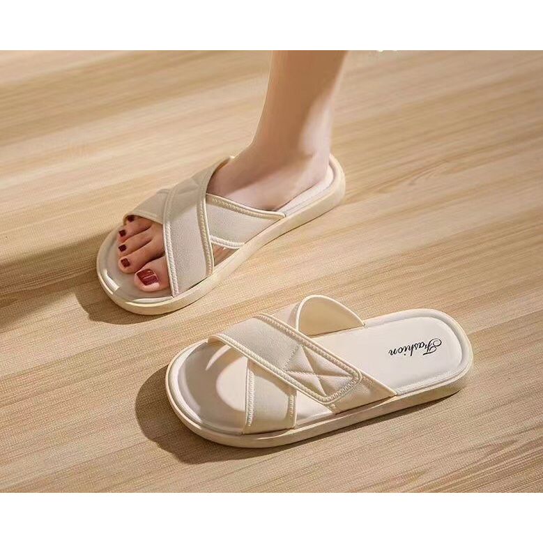 ส่งจากไทย 🚚มาใหม่พร้อมส่ง🚚 รองเท้าแตะ รองเท้าแบบสวม   นุ่มใส่สบายเท้า  YH-2301
