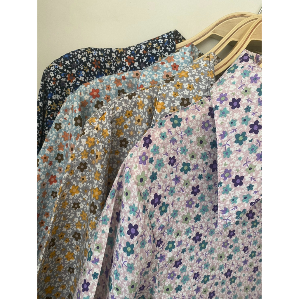 #CS63 👚เสื้อคอปก ลายดอกไม้ กระดุม 4 เม็ด ผ้าสปันเนื้อผ้านิ่มบางเบา ใส่สบาย Free Size รอบอก 42-44 นิ้