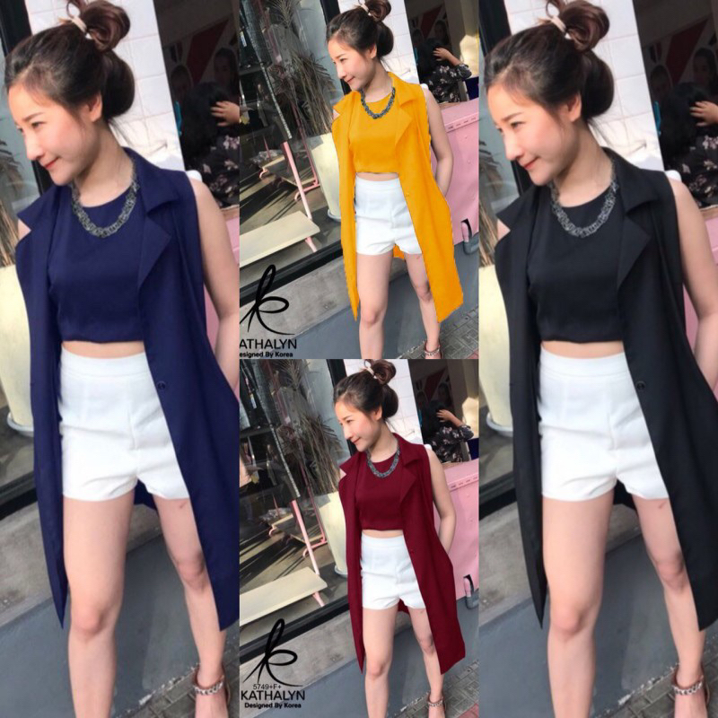 🦋🦋5749🦋🦋 Set 3 ชิ้น เสื้อครอปสั้นคอกลมแขนกุด+กางเกงขาสั้นสีขาวเข้าทรง+เสื้อสูทเก๋ๆมาใส่คลุม **สอบถาม