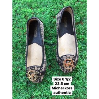 มาใหม่Recommend 🌼🌼Michael kors flat shoe Authentic หนังดีพื้นสวย สภาพใหม่ มีคู่เดียวได้ไปคุ้มมาก แนะนำค่ะ