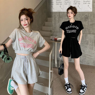 พร้อมส่ง ชุดเซ็ทขาสั้นผู้หญิงน่ารักสไตล์เกาหลี เอวลอย เสื้อกล้ามครอป+กางเกงขาสั้นขากว้างแฟชั่น ชุดเซต 2 ชิ้น ชุดลำลอง