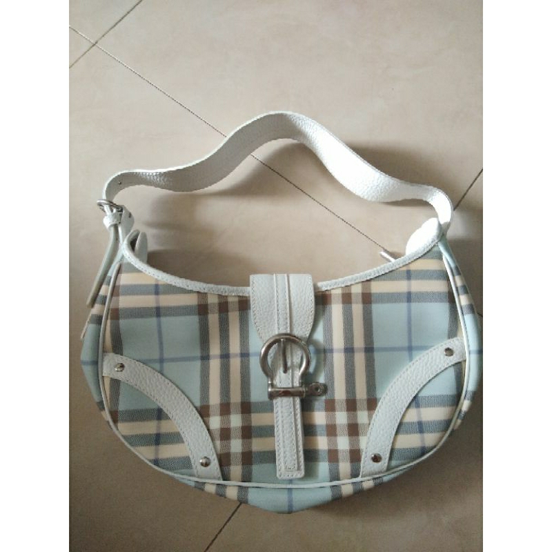 BURERRY LONDON กระเป๋าใบละ 19000บาท