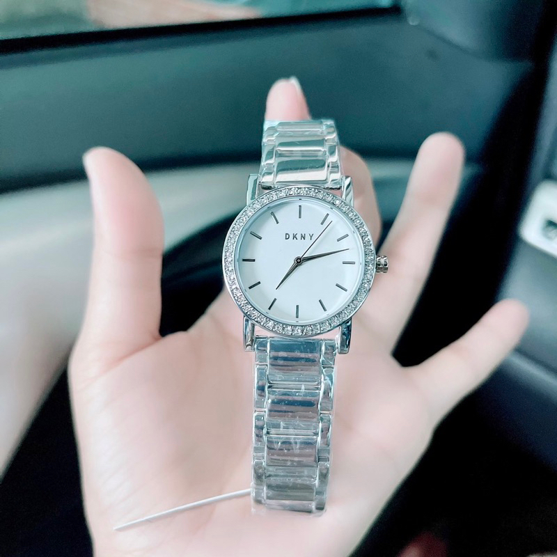 (ผ่อน0%) นาฬิกา สีเงิน  DKNY Soho Three-Hand Silver -Tone Stainless Steel Watch NY9203 ✔️หน้าปัด 29  มม. ล้อมคริสตัล