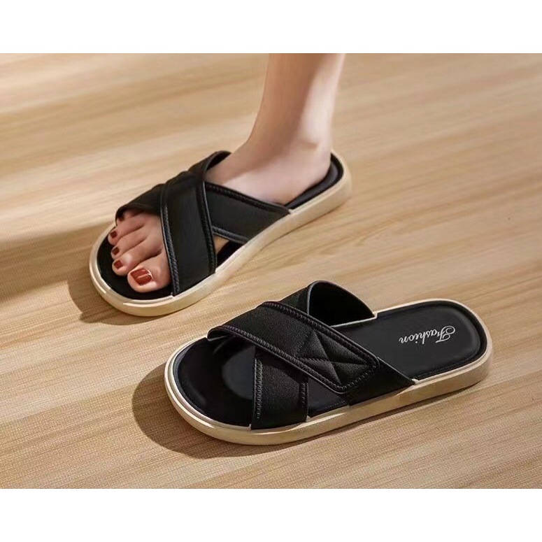 ส่งจากไทย 🚚มาใหม่พร้อมส่ง🚚 รองเท้าแตะ รองเท้าแบบสวม   นุ่มใส่สบายเท้า  YH-2301
