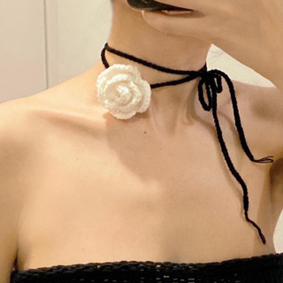 Crochet flower choker 🤍🤍