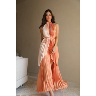 Bell Zahara 2 tone set (top+skirt) - Peach ชุดพลีตผู้หญิงไหล่ลํ้าโทนสีพีช เดรสผ้าพริ้ว ชุดเปล่อยสบายพร้อมสายคาดเอว