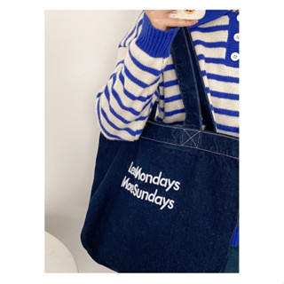 Hiyoko กระเป๋า Less Monday tote bag ไม่มีเอ้า ผ้ายีนส์คู่กับอะไรก็ย่อมได้ ปักลายตัวอักษรชิคๆ ชิลๆ น่ารักมากกก