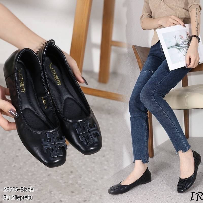 คัทชูหนังนิ่ม ส้นแบน แต่งอะไหล่ T0ry burch ทรงสวย ด้านในเสริมฟองน้ำ เย็บนวมหนังนิ่มใส่แล้วนุ่มเท้า D