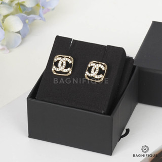 NEW CHANEL EARRING CC LOGO IN SQUARE 1.5 CM GOLD CRYSTAL