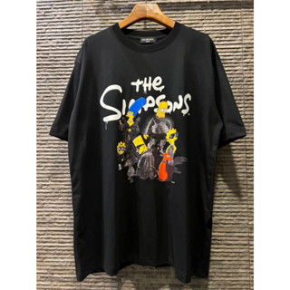 BALENCIAGA X THE SIMPSONS PRINT T-SHIRT เสื้อยืดคอกลมแขนสั้น บาลองเซียก้า และการ์ตูนครอบครัวซิมสัน สกรีนตัวหนังสือ